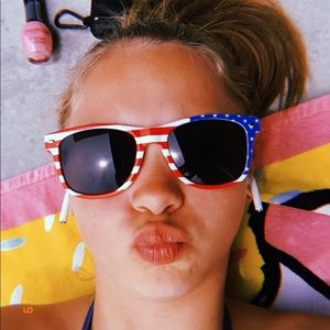 Meet your Posher, Joei